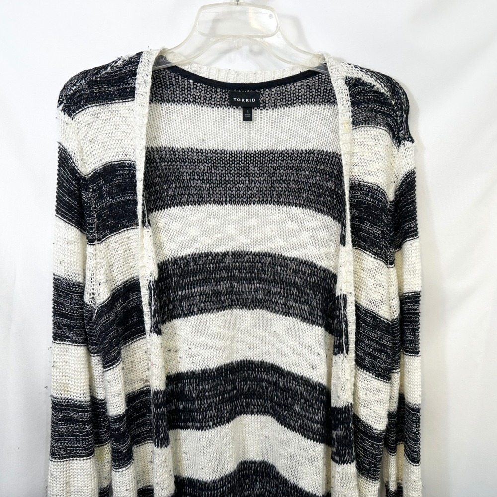 Torrid Plus Sz 1X Long Cardigan Black White Striped Open Sweater Knit Fall 1300 - Picture 3 of 8